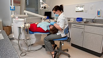 Primary care dental staff show variation in well-being over time during pandemic image